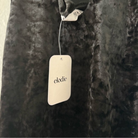 New Elodie Elegant Black Crushed Velvet Mini Cocktail Dress in Small - Picture 3 of 13
